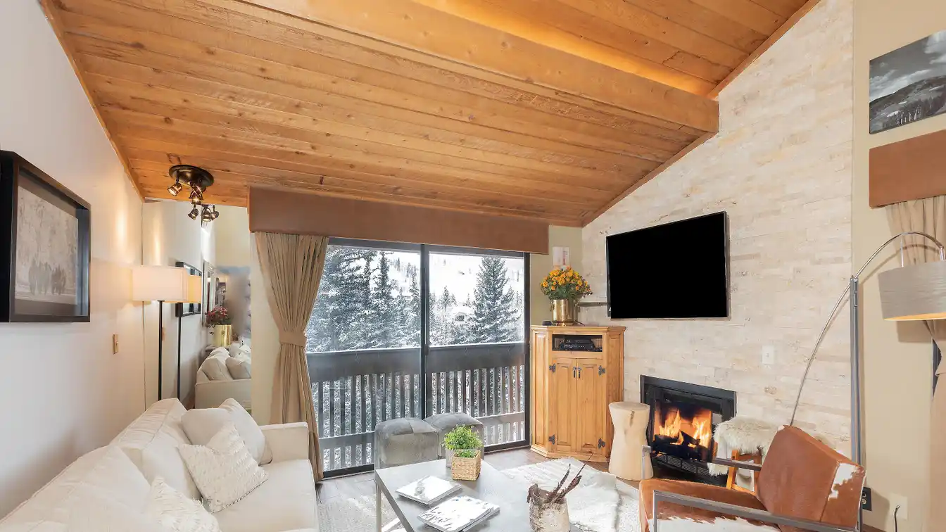 Top-floor Corner Residence on Gore Creek