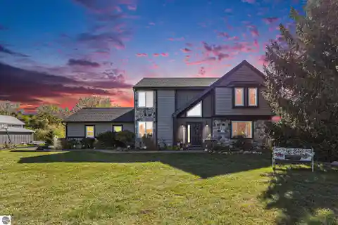 Country Living Just 15 Minutes from Downtown Grand Rapids