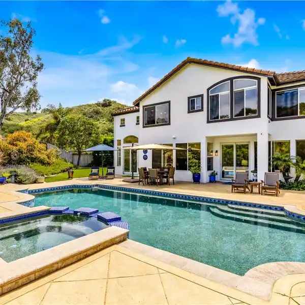 EXCEPTIONAL HOME IN HARBOR VIEW