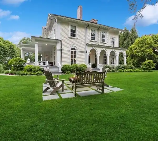 THE HOLT MANSION