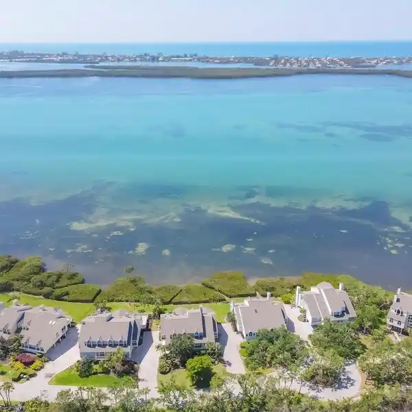 LUXURY LIVING ON TIDY ISLAND