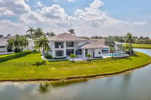 Custom Estate in Prestigious Location