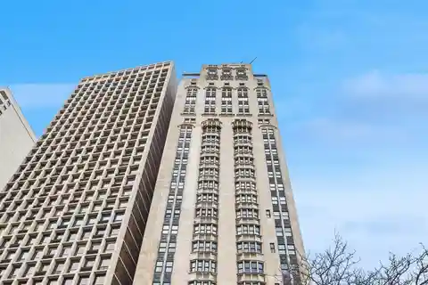 Elegant and Expansive Gold Coast Residence