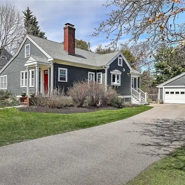 CLASSIC CHARM WITH MODERN CONVENIENCE