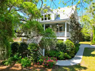 Beautiful Custom Home in a Cozy Tidal Village