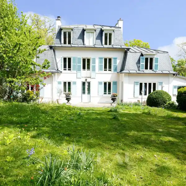 COUNTRY HOME WITH A RICH HISTORY