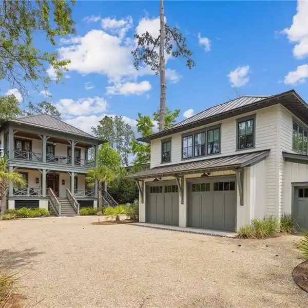 THE ULTIMATE PALMETTO BLUFF ESCAPE