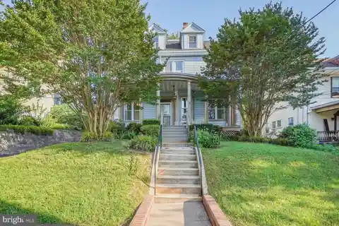 Spacious Classic Home in Beautiful Brookland