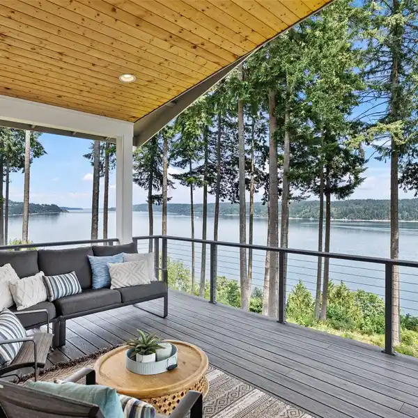 CUSTOM MODERN CRAFTSMAN WITH SWEEPING VIEWS