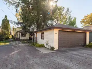 Beautiful Home on Scenic Potters Lake