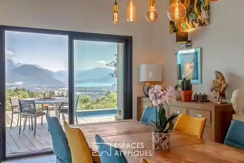 Wonderfully Architect-designed Home with Amazing Mountain Views
