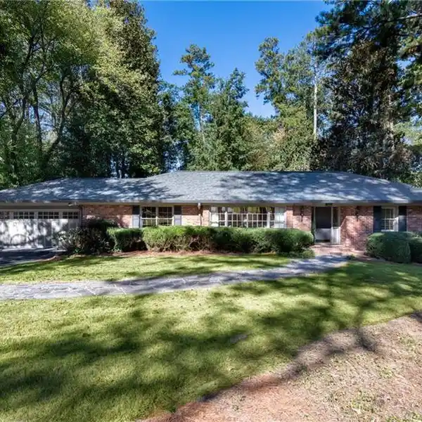 MID-CENTURY ELEGANCE MEETS MODERN-DAY REFINEMENT