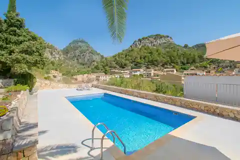 Beautiful, Modern Townhouse with Pool in Caimari