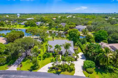 Inviting Home in River Ridge