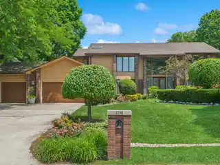 Spacious Luxury Home in Sought-after Sterling Green