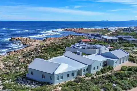 Single-Story Seafront Home with Unobstructed Views