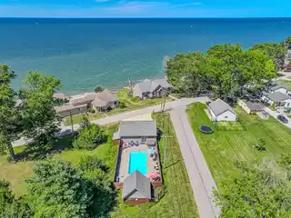 Dream Lakefront Retreat