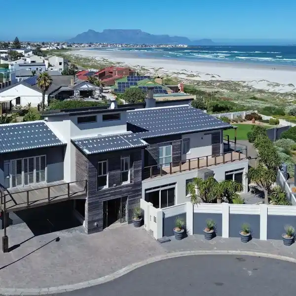 A COASTAL MASTERPIECE IN MELKBOS