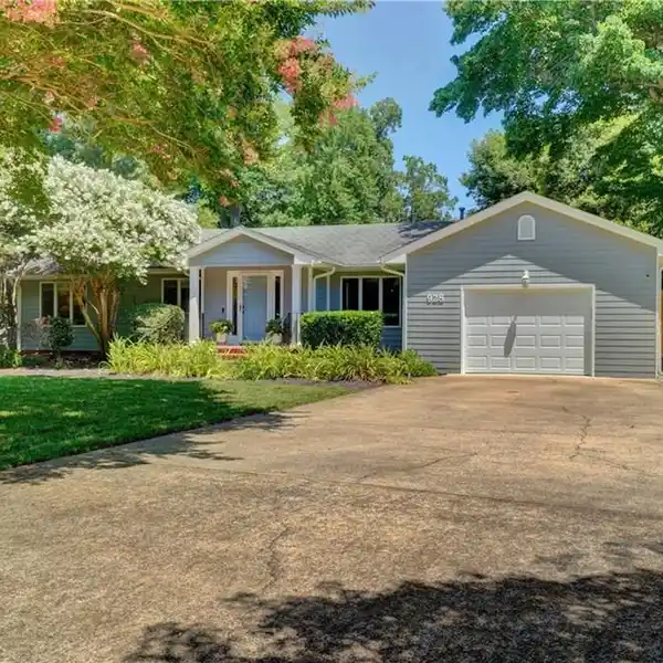 CONVENIENT COASTAL RANCH