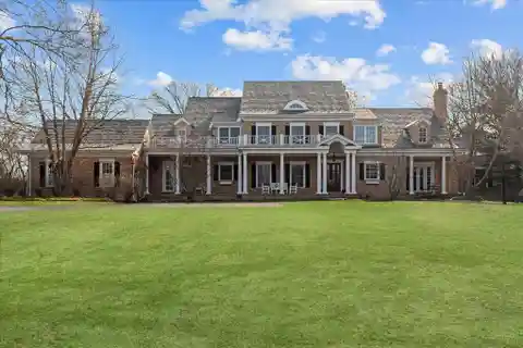 Timeless Elegance on a Private Lane