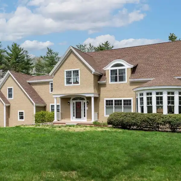 HIGH-END BUILDER'S HOME