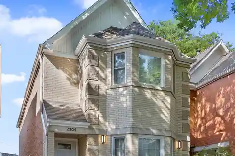 Classic Lincoln Park Charm with Skylit Interiors